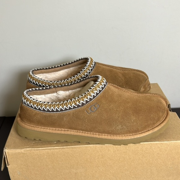 Ugg Tasman embroidered shearling slippers camel FLAW Sz 9 - Picture 8 of 12